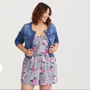 TORRID Grey Floral Jersey Romper Size 3/3X